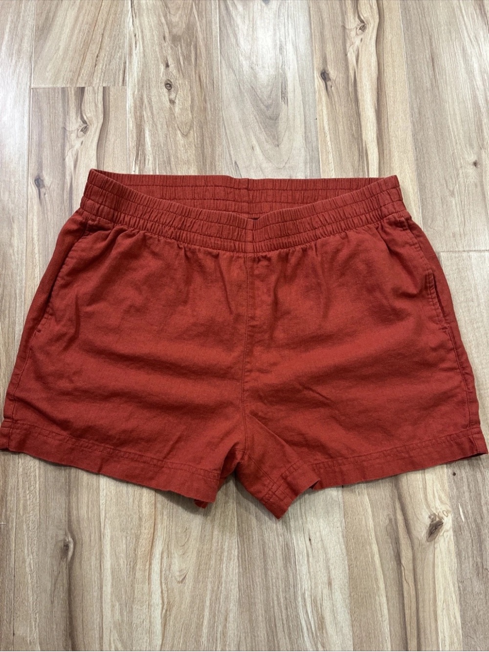 Old Navy Women's Rust Red Elastic-Waist Shorts Linen Blend Woven